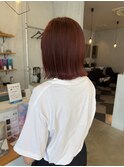 チェリーレッド、切りっぱなしボブ