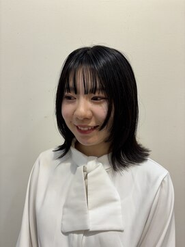 ヴィサージュクオン(VISAGE Quon) ナチュラル外ハネミディアム × シースルーバング