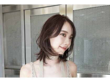 アイナ(AINA)の写真