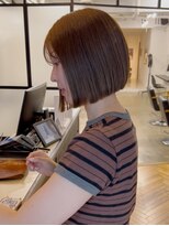 ジリ(JILI)&nbsp;切りっぱなしボブ×透明感オリーブベージュ ▽福永