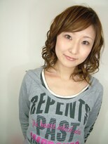 ケムケム(kem kem)&nbsp;かわいいふんわり毛束感のリッジカールスタイル