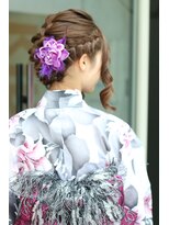 アティーボ(ATTIVO)&nbsp;花火大会でも、結婚式でもOKなゆるめ三つ編みセットスタイル