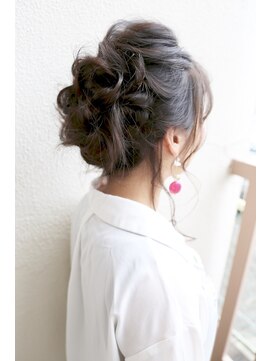 イソラブル(ISOLA-blu) 【女子力アップ】ふんわりシニョンアップ