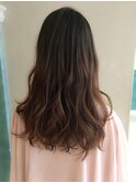 グラデカラーが可愛いロングヘアー 担当本田