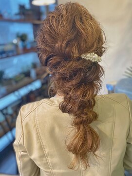 ヘアーメイク カフェ(hair make cafe) 編みおろし