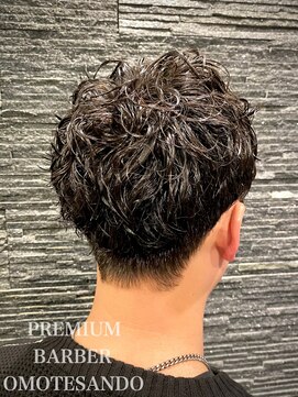 プレミアムバーバー 表参道店(PREMIUM BARBER produce by HIRO GINZA) スパイラルパーマ×ツーブロック×アップバング×バーバー