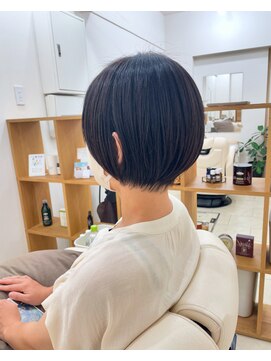 ファボ(favo.) 伸ばしかけもお洒落に、丸みショート。