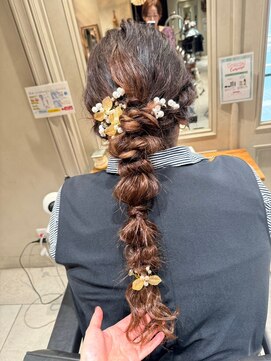 ニュートン(NEWTON) ヘアアレンジ20代30代髪質改善ハイライトインナーカラー立川