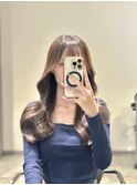20代30代レイヤーカット　韓国ヘア　くすみベージュ　顔まわり