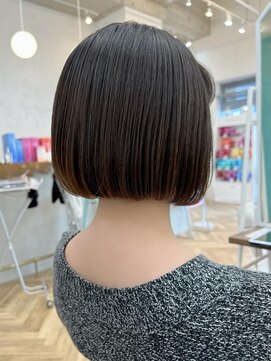 コンティロミー(CONTI ROMMY.) 20代～50代☆パッツン内巻きショートボブ髪質改善ヘッドスパ