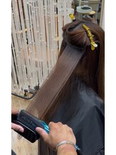 薬剤塗布やアイロンワークも素早く丁寧に行います