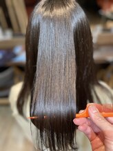 ダメージケアに特化したトリートメントも豊富にご用意。髪質に合わせて最適なケアをご提案します。