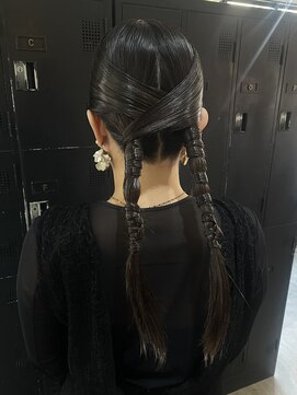 ヘアーアイストゥーレ(HAIR ICI TRE) タイトアレンジ艶アレンジリボンアレンジお団子アレンジ