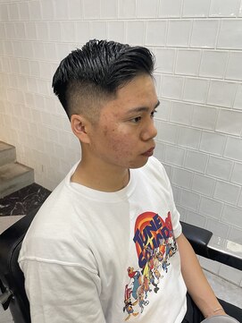 メリケンバーバーショップ フクオカ(MERICAN BARBERSHOP FUK) かき上げヘアショートレイアーくせ毛風パーマコンマヘア