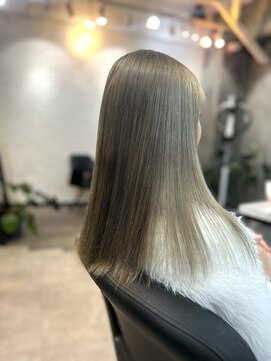 クラッチバイシオンアグリゲイト(CLUTCH by Zi-on aggregate) ブロンド