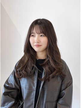 大人かわいいレイヤースタイル