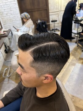 カリーナ(Carina) 〈キシタクヘアー〉サイドパート