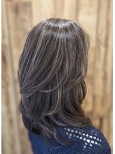 【1//jourだけのこだわり】白髪をやさしくなじませる、上品ナチュラルな白髪ぼかしハイライト