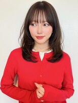 ファナ(fha-na)&nbsp;ミディアムレイヤーカット 似合わせカット 大人ガーリー 韓国