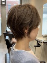 ビュートヨナカ(VIEW TOYONAKA)&nbsp;30代/小顔カット/コンパクトショート/オリーブグレージュ/豊中