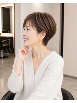 バグズ(Baguz)&nbsp;40代50代小顔丸みショート艶ハイライト上品ひし形シルエット