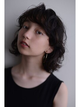ミラバイグリーン(Mira by green) エアリーショート　X 黒髪【wavy】　perm　#30