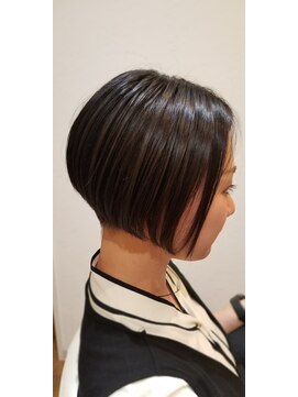 トラスト(TRUST) ショートボブ