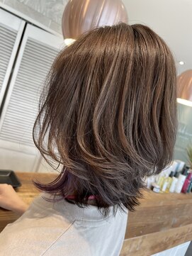 ツリーズ(Trees) ウルフレイヤー、外ハネデザイン