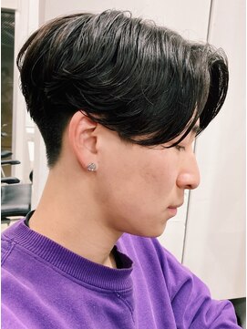 レタッチバイフィフス(RETOUCH by fifth) センターパートニュアンスパーマワンカールパーマ韓国コンマヘア