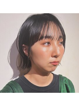 髪質改善と縮毛矯正の専門店 サンティエ(scintiller) 大人綺麗な小顔襟足スッキリショートボブ　30代40代50代