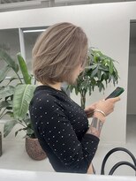 ティミー(Timmy) ハイトーンホワイトベージュボブ