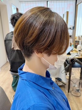 ヘアリゾート粋 新宿三丁目本店 《前地 麻衣》ショートでも自然なナチュラルストレート☆