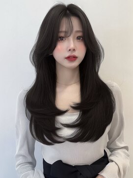 ユーフォリア 渋谷グランデ(Euphoria SHIBUYA GRANDE) 韓国ヘア レイヤーカット 暗髪SAYAKA