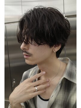 レタッチバイフィフス(RETOUCH by fifth) 原宿ルーズパーマメンズセンターパートビジネスヘアメンズカット