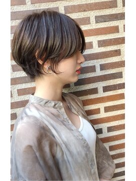 キアラ(Kchiara) 美しいシルエットで魅せる大人ショートkchiara天神川野直人