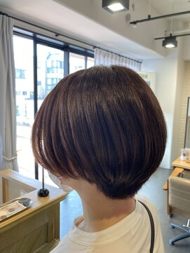 モラ 神楽坂(Mora) ベージュピンクのコンパクトショートstyle