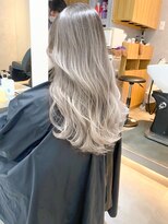ミラ 新宿(MILA)&nbsp;ホワイトブロンド/シルバーアッシュ/エアタッチグラデーション/