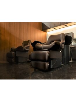 【Rubuで癒されて】仕事帰りにゆったりとくつろげる癒し空間。日常から解放されたとっておきのサロン。