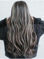 マリアナ(Mariana)&nbsp;ハイライトショートヘアレイヤーカットダブルカラー