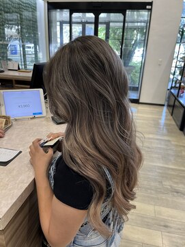 ディーボーイ 健軍店(D-BOY) バレイヤージュ／グレージュ