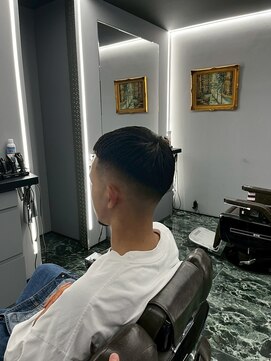 サロンドゥボルカン(Salon du Volcan) ハイフェード クロップ