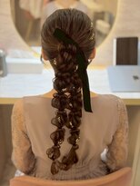 ヘアアレンジメント ボガスティーズ 溝の口店(Hair arrangement Vogusty's)&nbsp;編みおろし/参列ヘア/ツインアレンジ