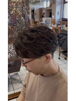 ヘアーアンドメイク サワ 上田本店(SAWA)&nbsp;束感フェザーパーマ×センターパート/ブリーチなしカラー