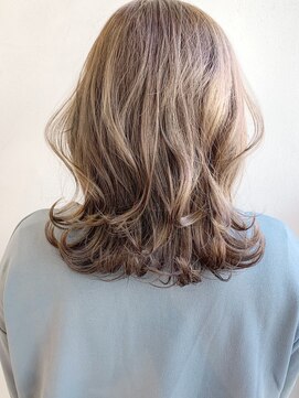 ウェイズ トウキョウ(Ways TOKYO) "ハイライトで作る【魔法のプラチナ】8トーンカラー★"＋beige