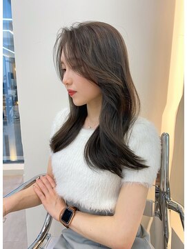 フィル 横浜(fil) 韓国ヘアオリーブグレー_くびれレイヤーベージュアッシュ