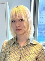 ラフ 新宿(Laff)&nbsp;新宿ハイトーンカラーショートボブ顔周りレイヤーボブレイヤー