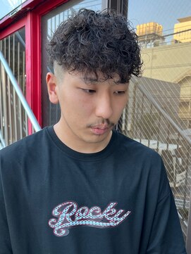 アイズ 海老名(AIZU) スペインカール メンズパーマ メンズカット メンズサロン 眉毛