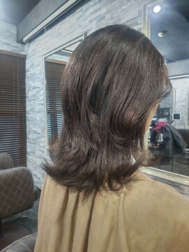 ヴィソップ(V.S.O.P) 自然な外ハネミディアムヘア