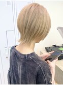 【ハイトーンウルフ】ショートウルフ ブリーチ ミルクティー