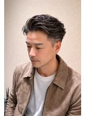 40代ツーブロック刈り上げ毛流れビジネススタイル